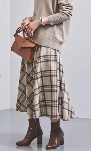 UNITED ARROWS 체크 무늬 플레어 스커트