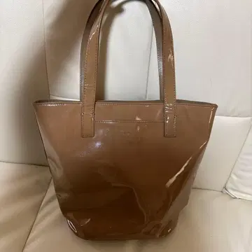 마가렛호웰 아이디어 브라운 광택 토트백