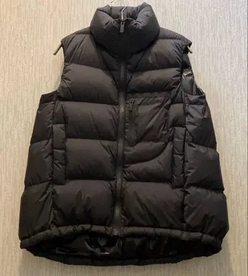 유니클로+J 볼륨 다운 베스트 M 사이즈 다크 그레이 새상품급