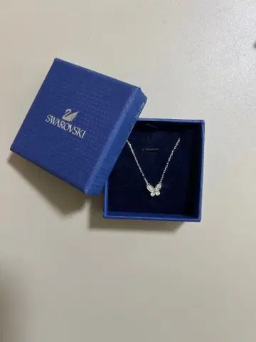 [ Swarovski ] 나비 모티브 목걸이 스와로브스키