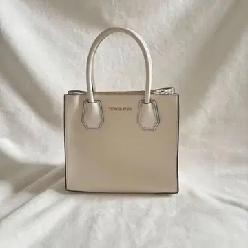 MICHAEL KORS 화이트 가죽 핸드백 (벨트 포함)