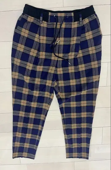 UNITED TOKYO 체크 무늬 테이퍼드 이지 팬츠 (남성용)