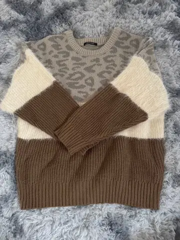 원 웨이 레오파드 무늬 니트 스웨터