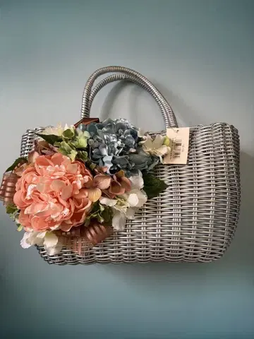 실버 와이어 백 꽃 모티브