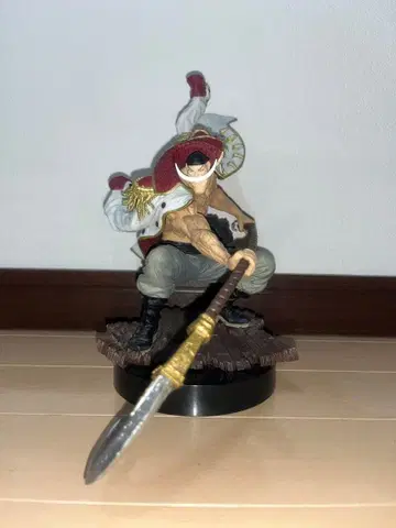 원피스 에드워드 뉴게이트(흰 수염) 피규어