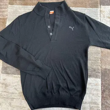 PUMA 블랙 폴로 스웨터