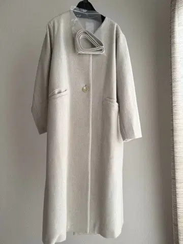 [ 미사용품 ] SHENERY 화이트 그레이 코트 Free