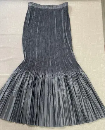 그레이 플리츠 롱 스커트