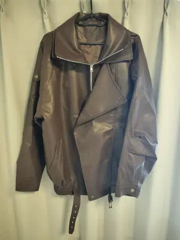 브라운 가죽 자켓