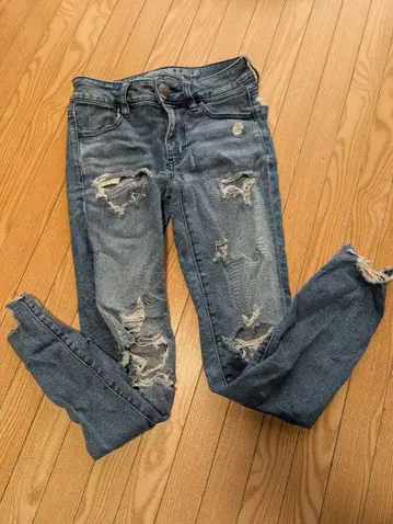 AMERICAN EAGLE OUTFITTERS 데미지 데님