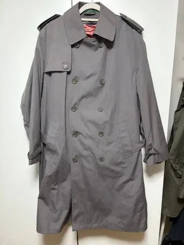 그레이 트렌치코트 더블 브레스트