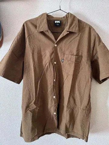 FTC 브라운 반팔 셔츠 버튼 포함