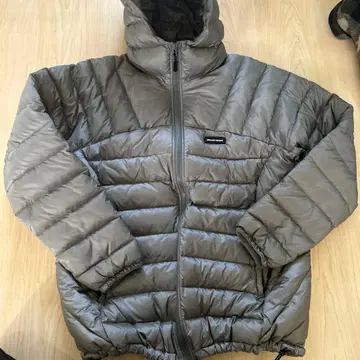 BEAMS HEART 후드 부착 다운 자켓 그레이