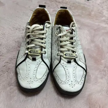 DSQUARED2 화이트 스니커즈