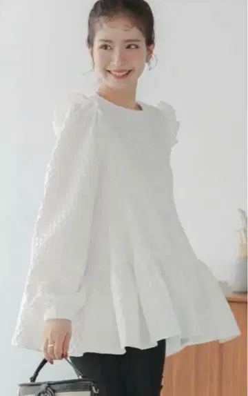 fitmore 다이아 자카드 티어드 상의