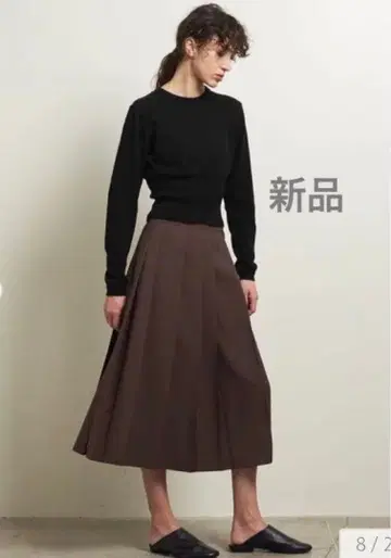 새상품 아세션 ATTISESSION 숏 크루넥 풀오버