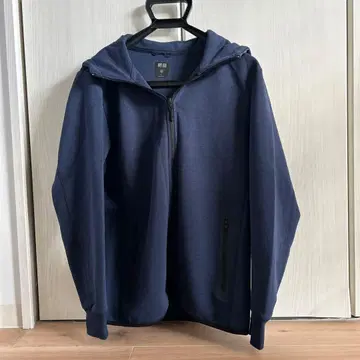 유니클로 네이비 후드티 지퍼 포켓 부착