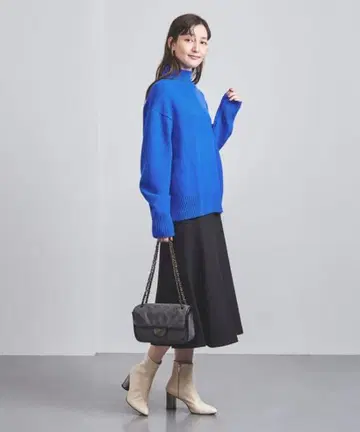 유나이티드 애로우즈 W 스무스 세미 플레어 스커트