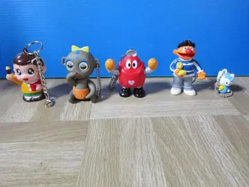 캐릭터 피규어 세트 5종류 키체인 포함 무료 배송