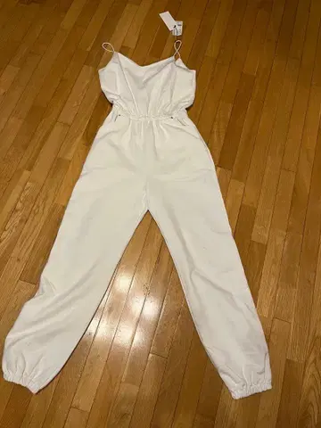 GlamLips 화이트 맨투맨 점프수트 Free 사이즈 새상품