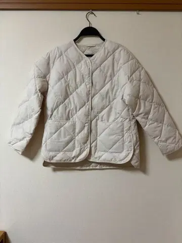 새상품급 유니클로 퍼프테크 릴랙스 자켓 S