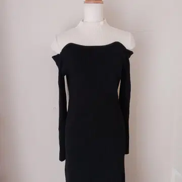 셀포드 니트 원피스 블랙과 화이트