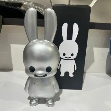 CUNE 레어 입상 실버