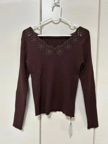 [ 새상품 택 포함 ] Noela 브라운 니트 상의