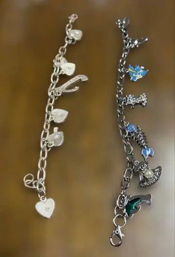 2개 세트! 실버 하트와 동물 참 팔찌