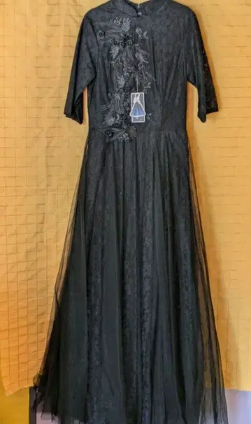 브라이덜 하객 드레스. 세레모니 드레스