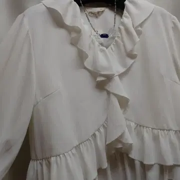 쉬폰 소재 같은 화이트 볼레로 사이즈 42