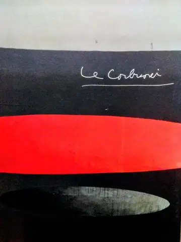 르 코르뷔지에 활동의 전모를 전하는 회고전 도록