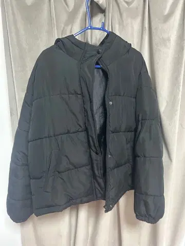 블랙 다운 자켓 후드 부착