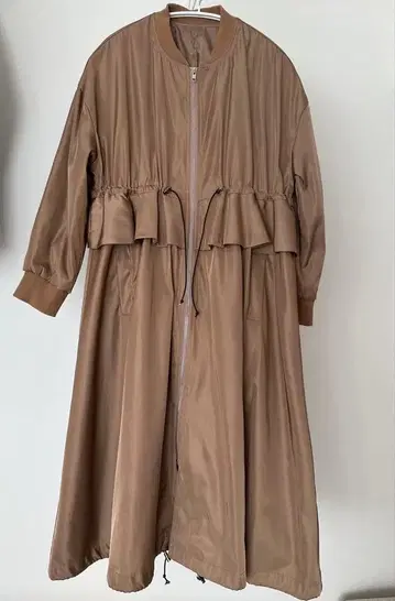 Birthday bash 프릴 달린 롱 자켓