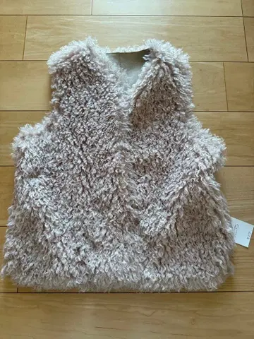 새상품 RIVE DROITE 베이지 퍼 베스트 포켓 부착