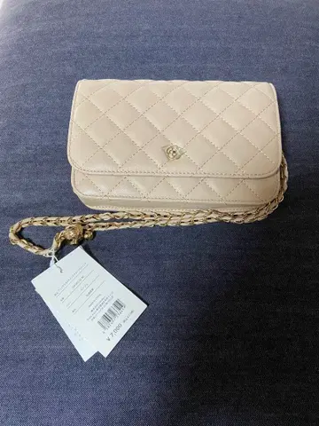 선착순 클레이 CLATHAS 퀼팅 체인 지갑