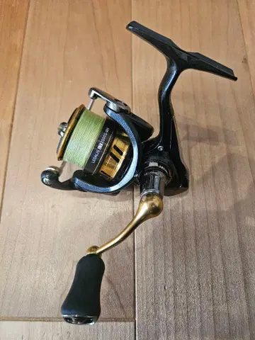 레갈리스 LEGALS LT2000S-XH 스피닝 릴