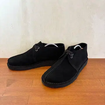 컨디션 최상 클락스 데저트 트렉 26.0cm 블랙 스웨이드