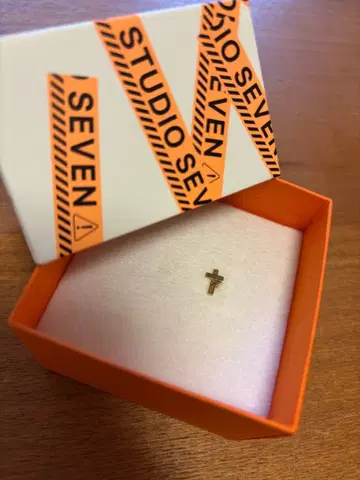 STUDIO SEVEN 귀걸이 ( 한쪽 귀 )