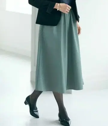 [ 1회 착용 ] 리플렉트 샴브레이 볼륨 타프타 스커트 11/L 그린