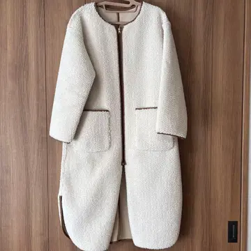 [안데뮤] 리버서블 보아 코트 아이보리