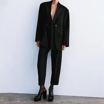 ZARA (자라) 오버사이즈 크롭 블레이저 블랙 XS 사이즈