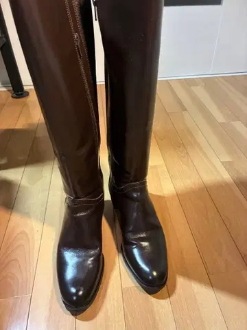 다크 브라운 롱 부츠 지퍼 포함