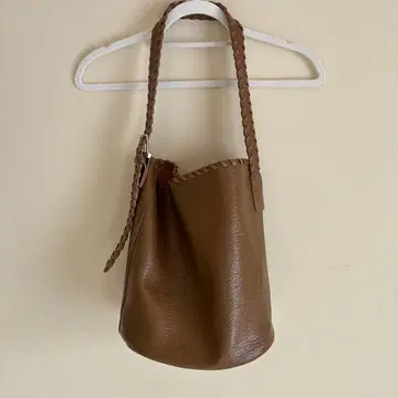 브라운 뜨개질 스트랩 숄더백 버킷형 원스트랩 대용량