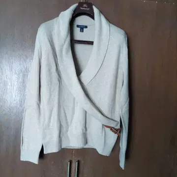 베이지 숄카라 스웨터 벨트 포함