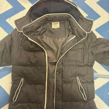 그레이 다운 자켓 후드 부착