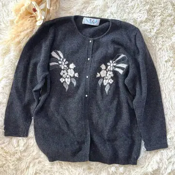 [뉴 다니엘] 다크 그레이 가디건 꽃무늬 자수 울 혼방 가을/겨울