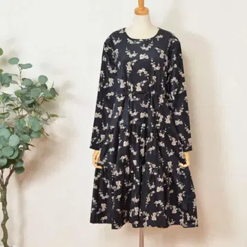 M (루즈핏) 꽃무늬 티어드 원피스 벨로아 느낌 여성용 드로스트/블랙