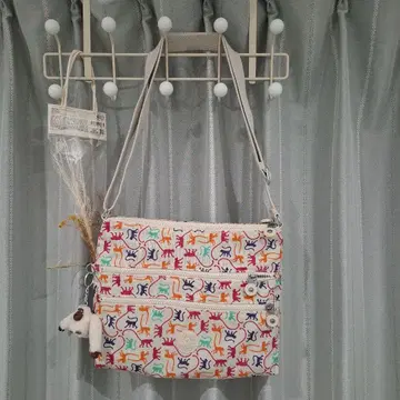 Kipling 컬러풀 동물 패턴 숄더백