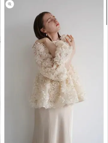 Acka 플라워 페플럼 블라우스